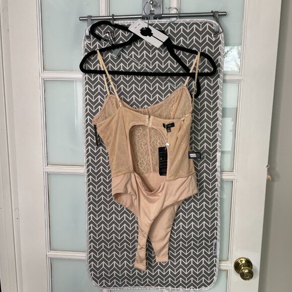 AFRM | Cora Lace Bodysuit in Shifting Sand - Picture 6 of 7